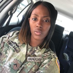 Meet your Posher, Amira